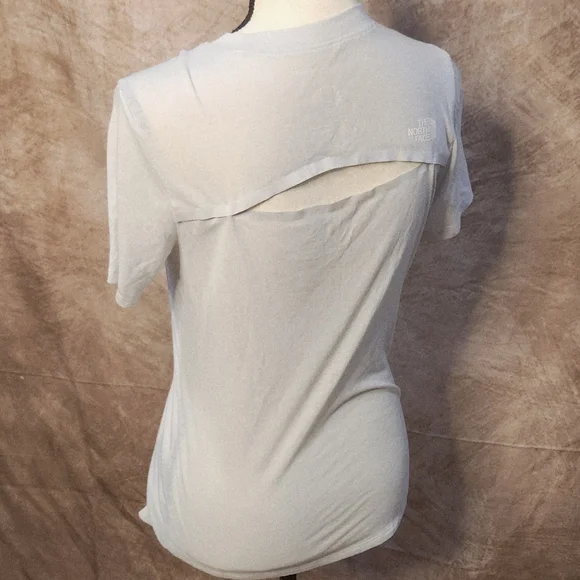 The North Face Lightweight Performance Tee – Grey – Size S - Picture 7 of 11